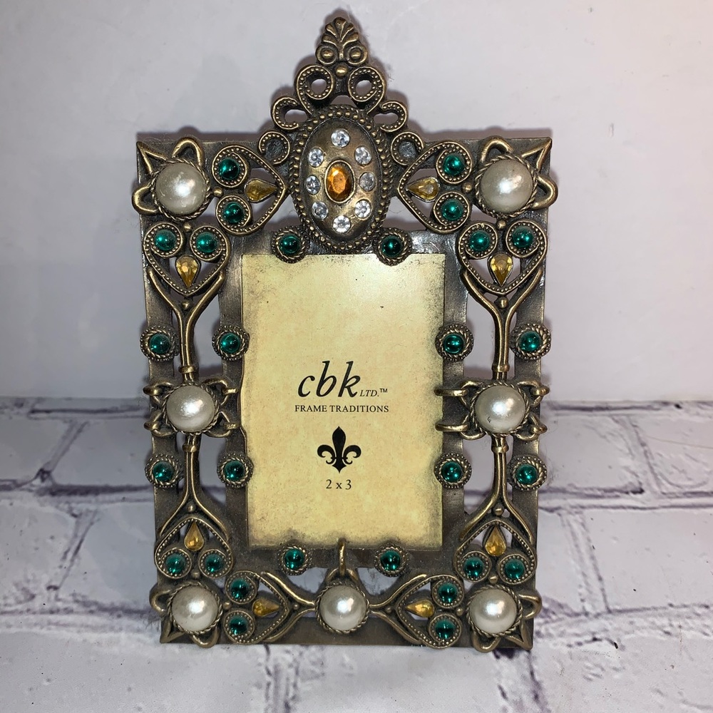 NWT 2x3 Antique Gold Tone Jeweled Picture Frame